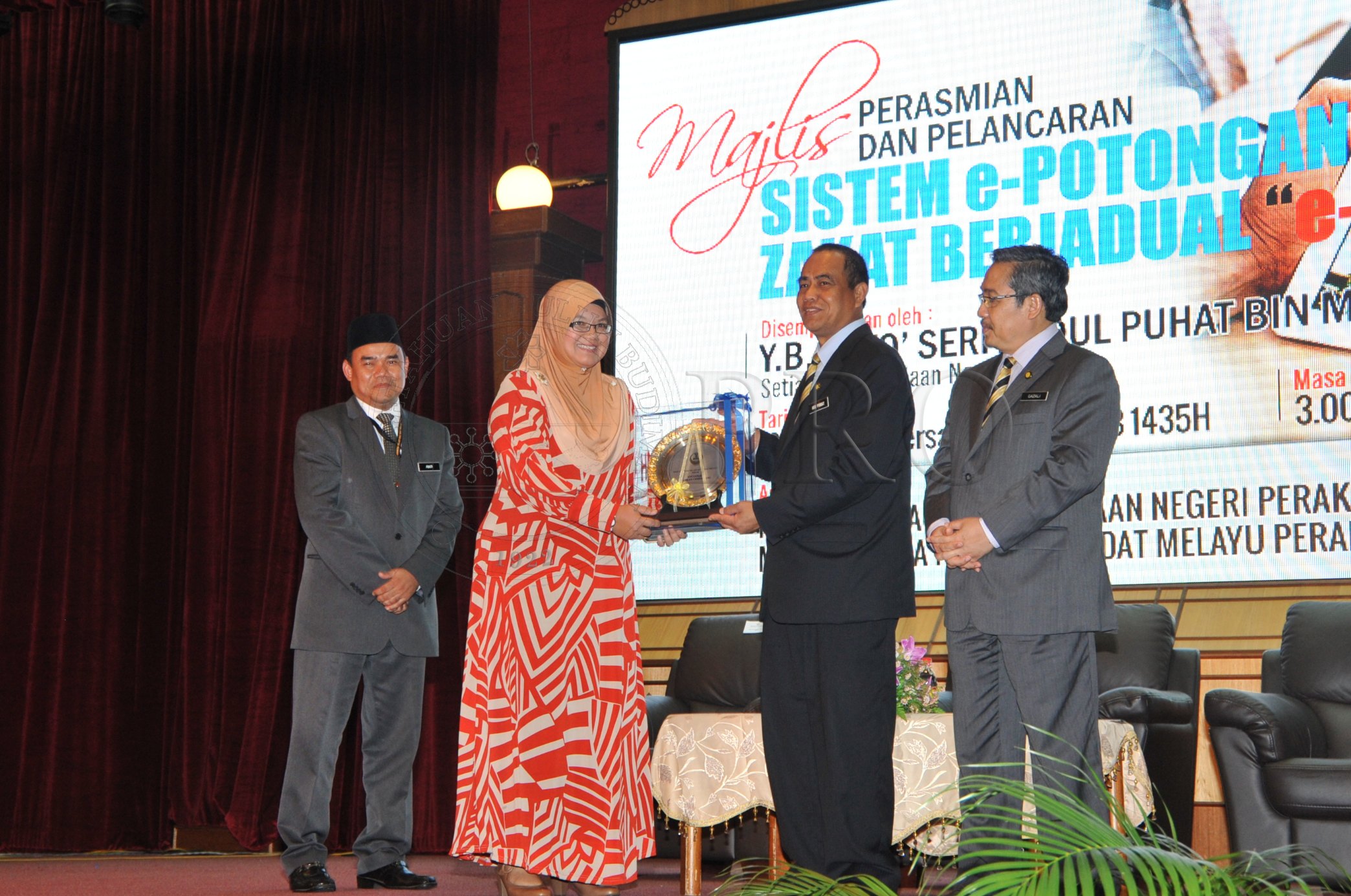 PRO 14 44 EPZB PRO 6164